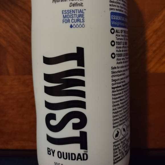 Curly hair styling products - Picture 3 of 6